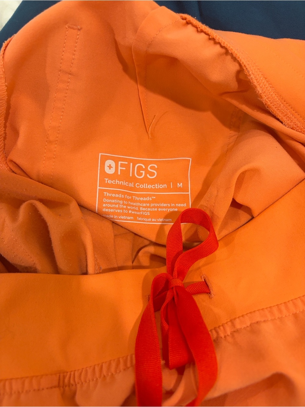 Figs Wide-Leg Scrub Set in Bright Orange - Picture 5 of 6
